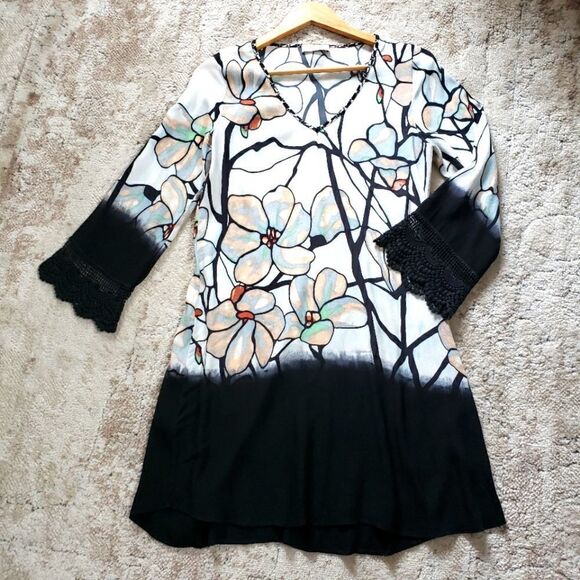 Language Small Blue Floral Print 3/4 Crochet Sleeve Boho V-neck Mini Dress Tunic - Picture 1 of 10